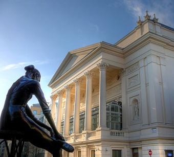 В «Заре» в прямом эфире покажут «Алису в стране чудес» из Royal Opera House