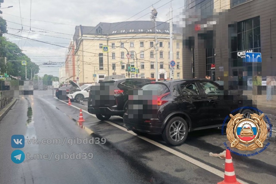 ГАИ уточнила подробности массового ДТП на Гвардейском проспекте в Калининграде