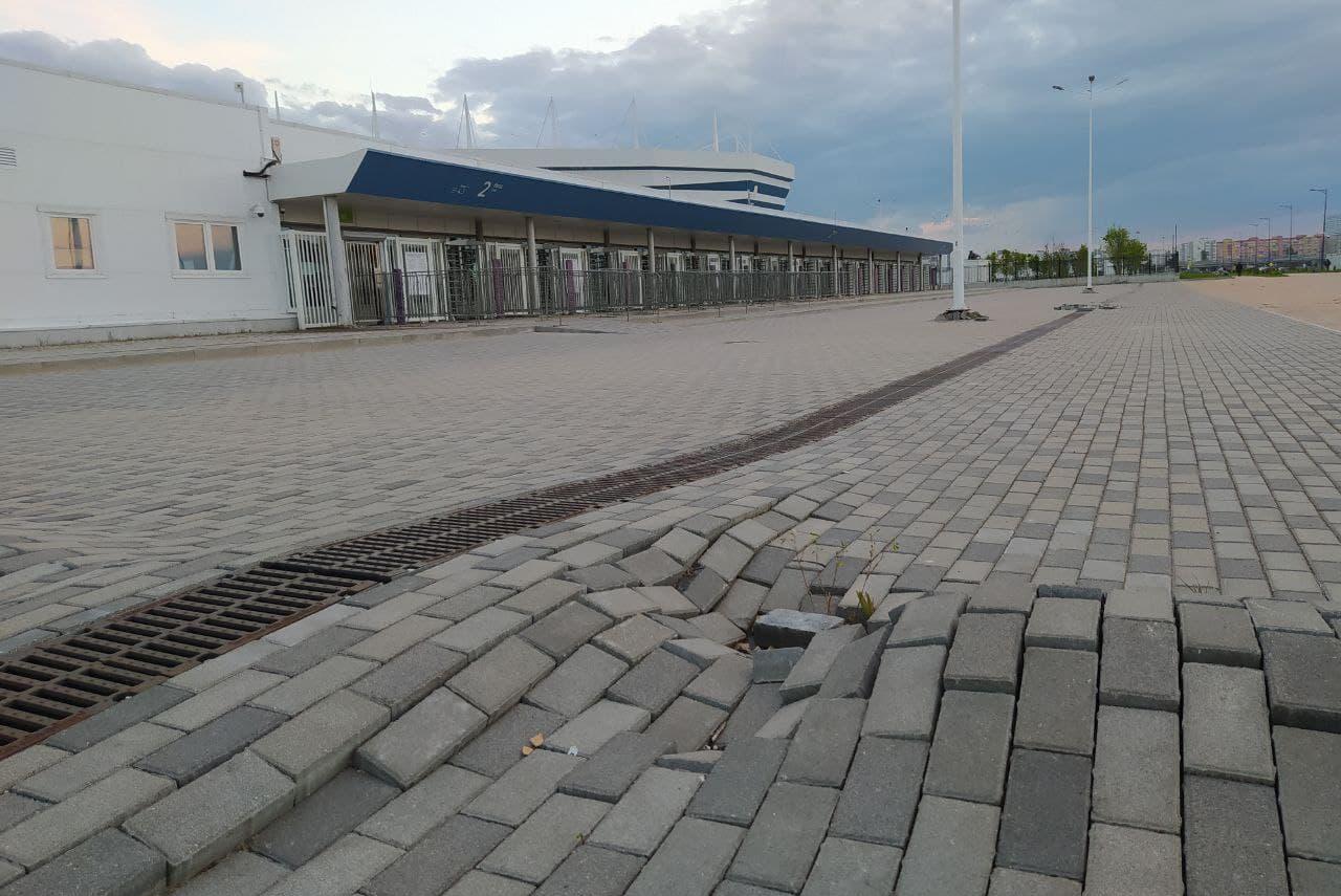 Вздутие асфальтобетона: власти продолжают выделять деньги на переделку покрытий на Острове