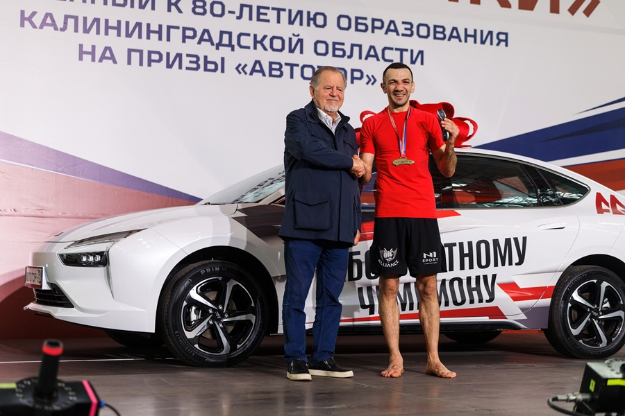 Автомобиль от «Автотора» уехал в Севастополь