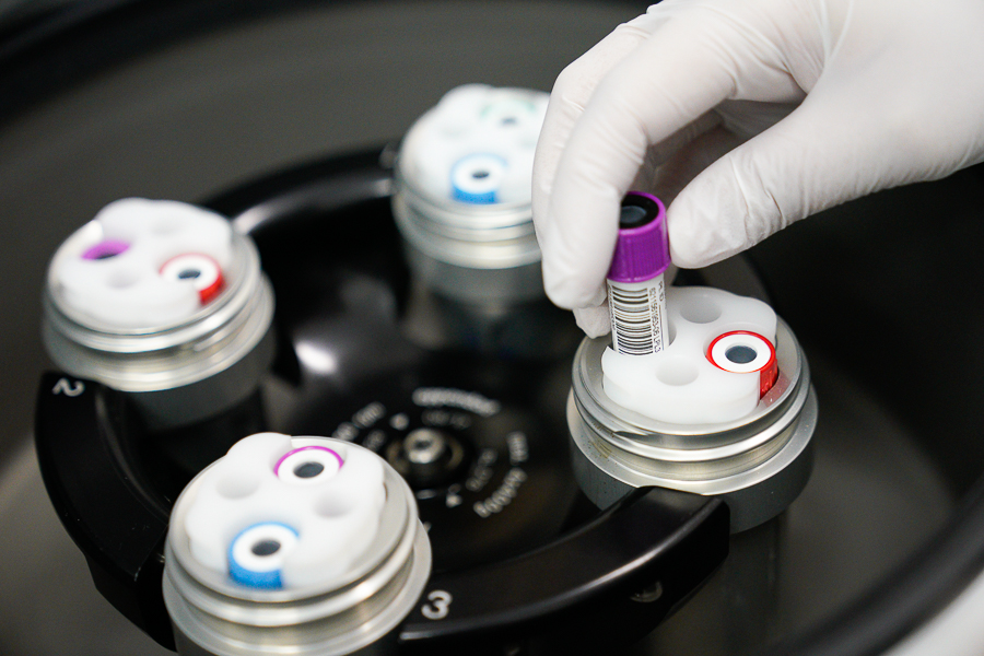 Три студента и сотрудник банка: в оперштабе рассказали о новых заражённых COVID-19