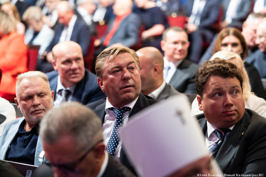 Калининградские сенаторы заинтересовались ценами на билеты в Калининград