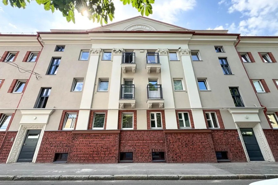 В Калининграде завершили капремонт дома 1929 года на углу Брамса и Димитрова