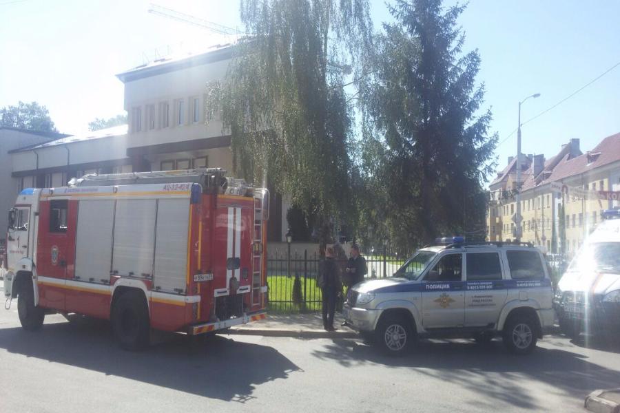 Полиция проверяет информацию о минировании здания областной прокуратуры (фото)