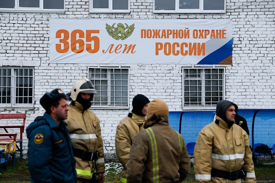 Пожарные предотвратили взрыв баллонов с газом в Московском районе Калининграда