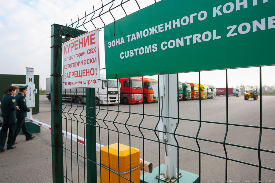 Областная таможня: очередь из грузовиков на выезд в Литву уменьшилась