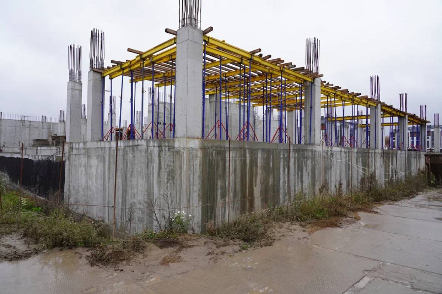 Облвласти решили достроить в Гурьевске школу за 3,4 млрд рублей