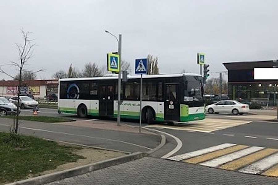 На Сельме в резко затормозившем автобусе пострадали сразу два пенсионера