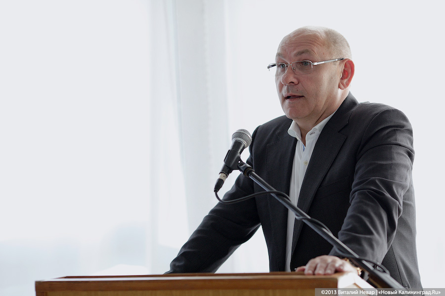 В Черняховске на доме появилось граффити — горожане узнали на картинке сити-менеджера Булычева