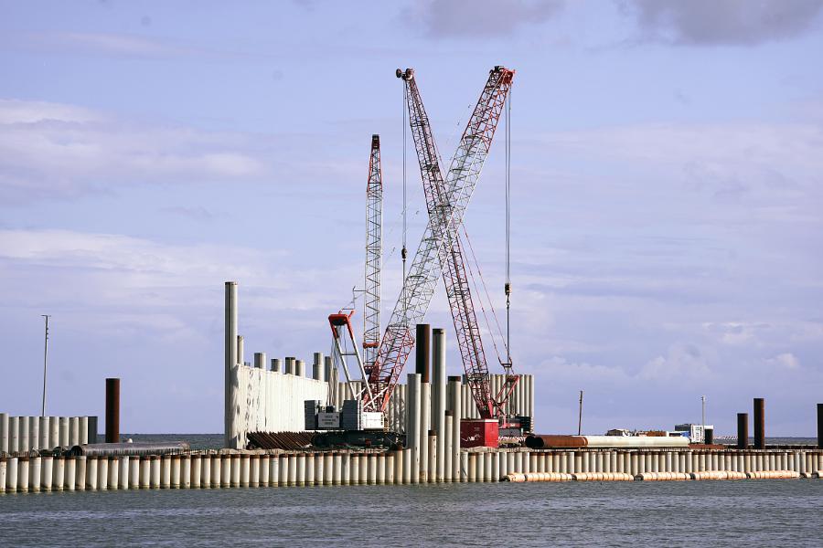 «Росморпорт» назвал возможные сроки очередных торгов на достройку порта в Пионерском