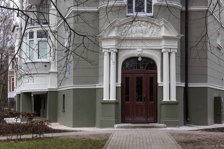 «Были сложности с декором»: в ФКР объяснили, почему затянулся ремонт дома на Шота Руставели