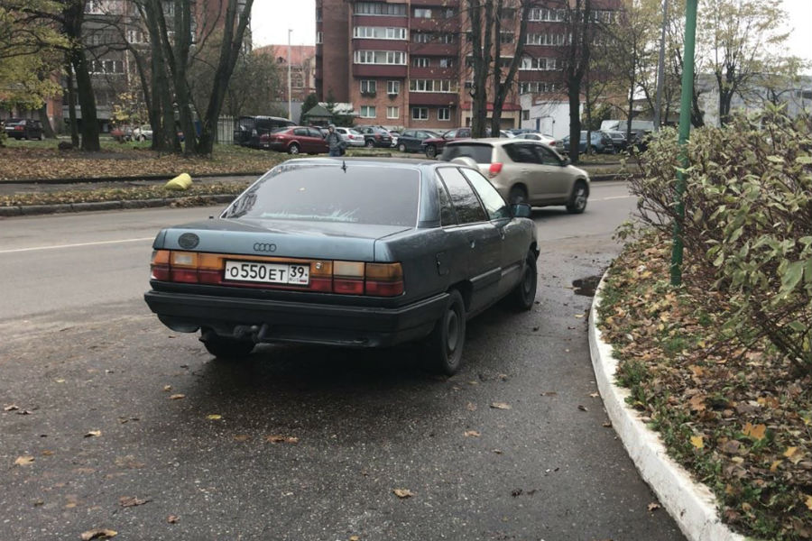Горожане сообщили о «заминированном» авто рядом с АЗС в Калининграде (видео)