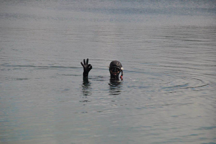 В подводный парк в Янтарном погрузились первые дайверы