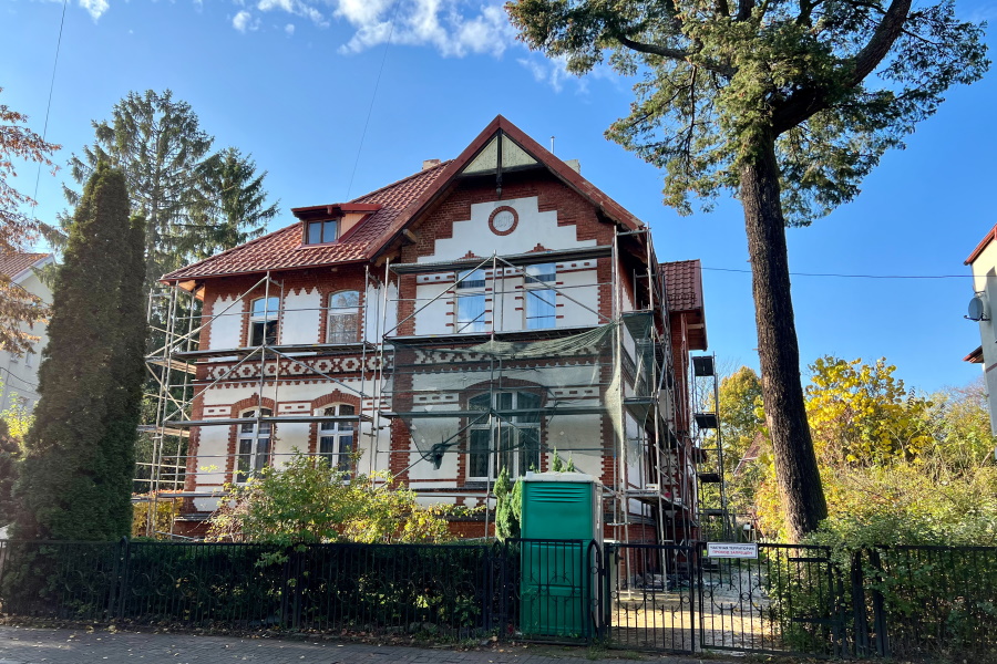 В Калининграде ремонтируют дом владельца первого в Кёнигсберге ресторана-автомата