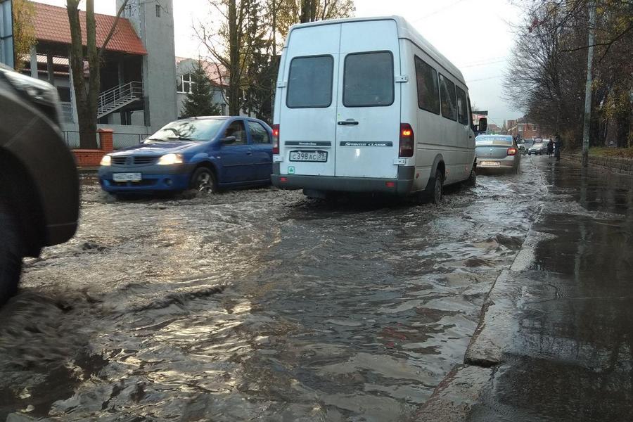 Власти Калининграда хотят купить за 28 млн машину для чистки ливневой канализации 