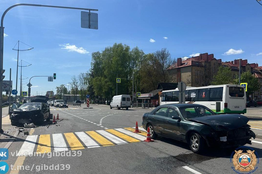 В ДТП в Гурьевске пострадали водитель и двое детей (фото)