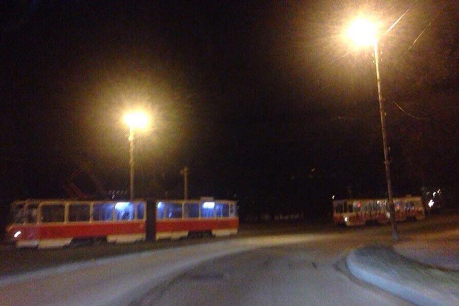 Из-за обрыва сети в Калининграде встали трамваи и троллейбусы (фото)