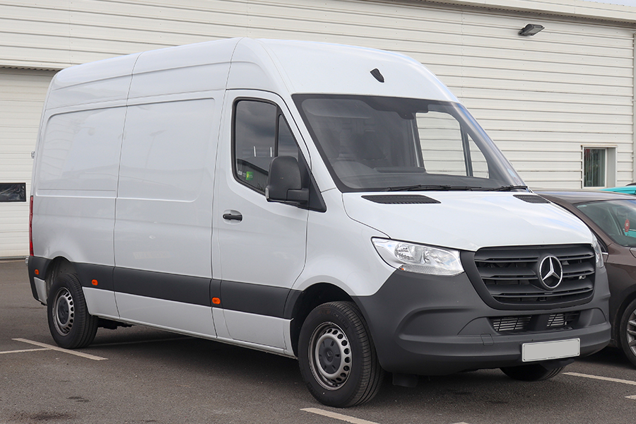 Областное дорожное предприятие закупает Mercedes Sprinter за 5,6 млн рублей