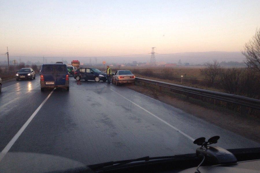 Движение по Окружной затруднено из-за ДТП (фото)