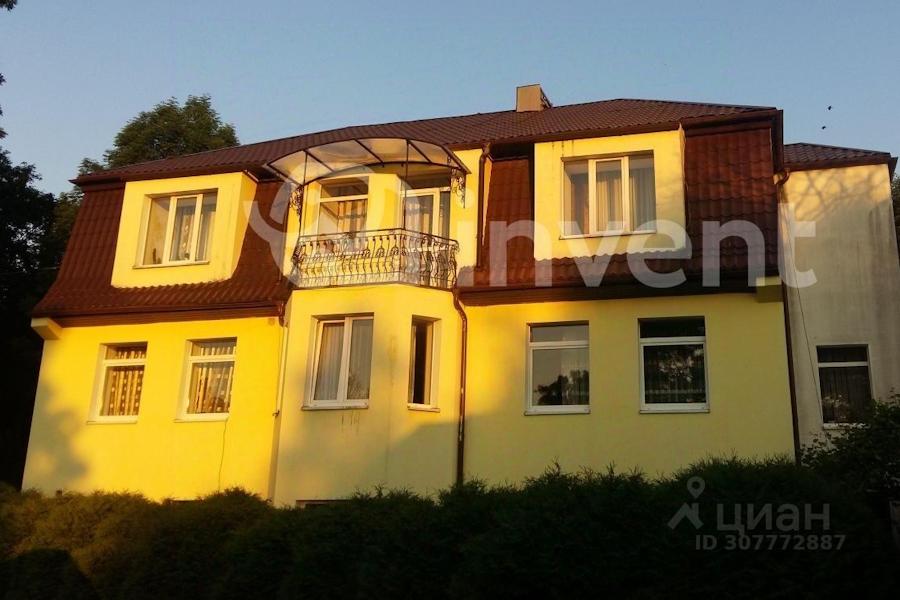 Озеро, свой лес с грибами и пруд с рыбками: топ дорогих домов в Неманском округе (фото)