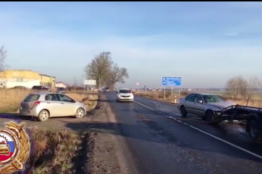 Под Зеленоградском в «лобовом» ДТП пострадали два человека (видео)