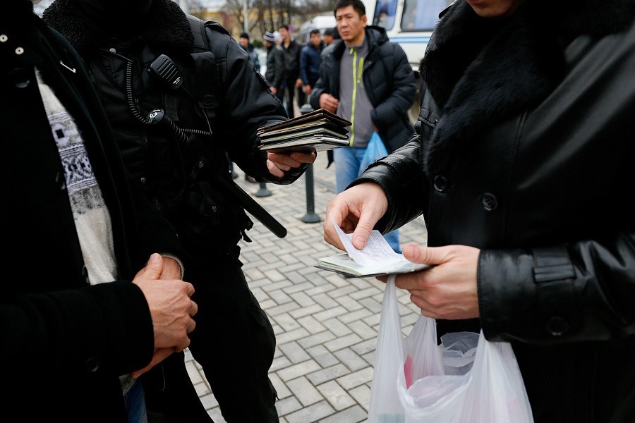 Иностранец подделал печать в паспорте, чтобы жить в Калининградской области