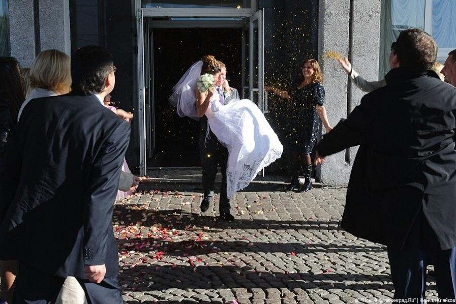 С 21 февраля в регионе разрешают свадьбы с ограничением по количеству гостей