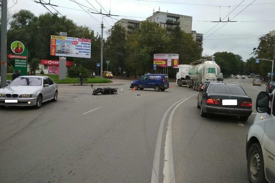 В Калининградской области в ДТП пострадали 2 мотоциклиста и скутерист