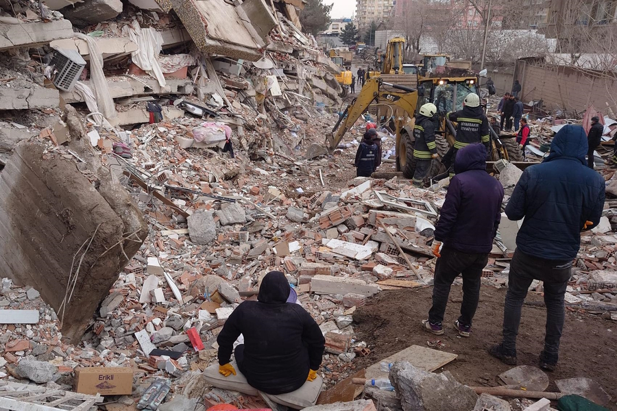 МВД Турции: число погибших при землетрясениях в стране превысило 39,5 тыс. человек