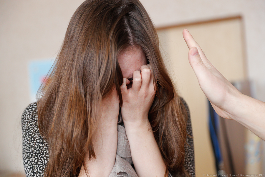 Житель Светлого пытался задушить подушкой свою бывшую жену