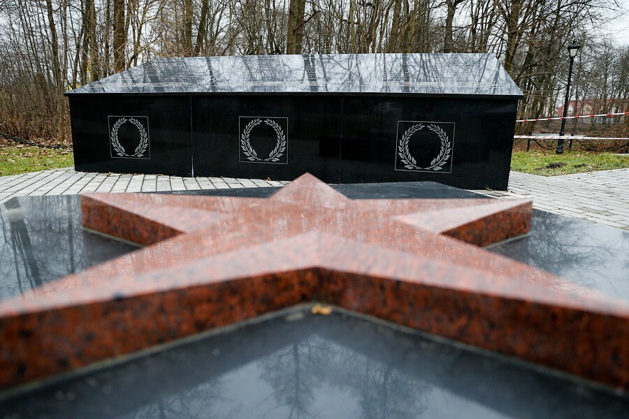 В Калининграде при наличии денег не берутся за ремонт братских могил ВОВ