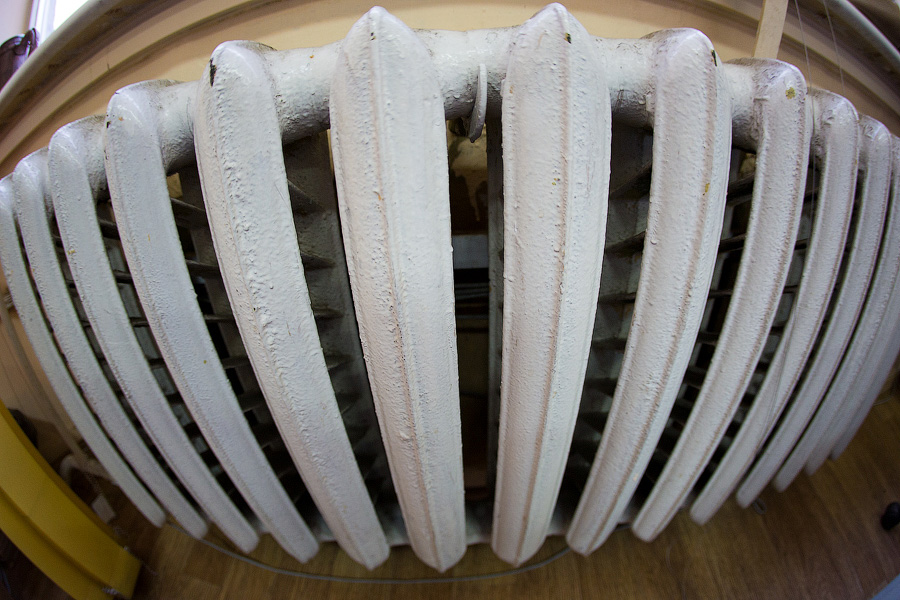 В мэрии Калининграда уточнили, куда звонить при холодных батареях