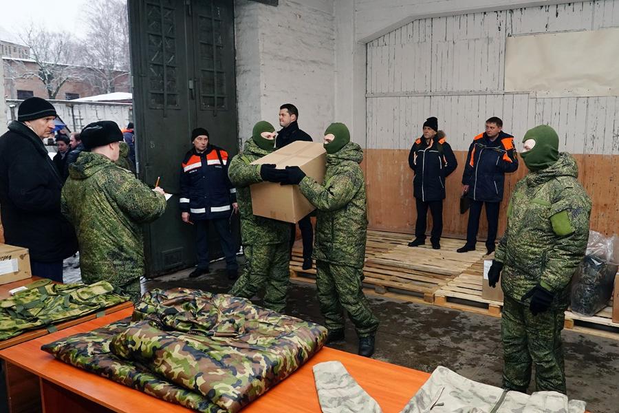 Калининградским мобилизованным за счет бюджета области покупают одежду, обувь и спальные мешки