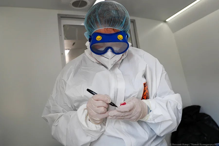 В области снова выросло число зарегистрированных за сутки случаев COVID-19