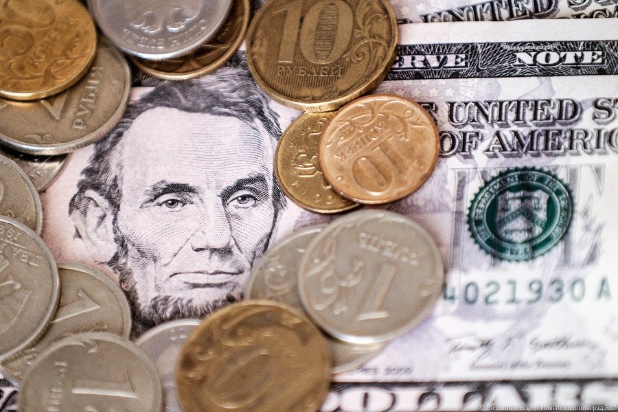 63% россиян выбирают рубль в качестве основной валюты хранения денег