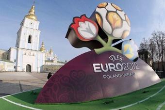 «Все следят за Евро-2012»: где и как посмотреть чемпионат с 8 июня по 1 июля