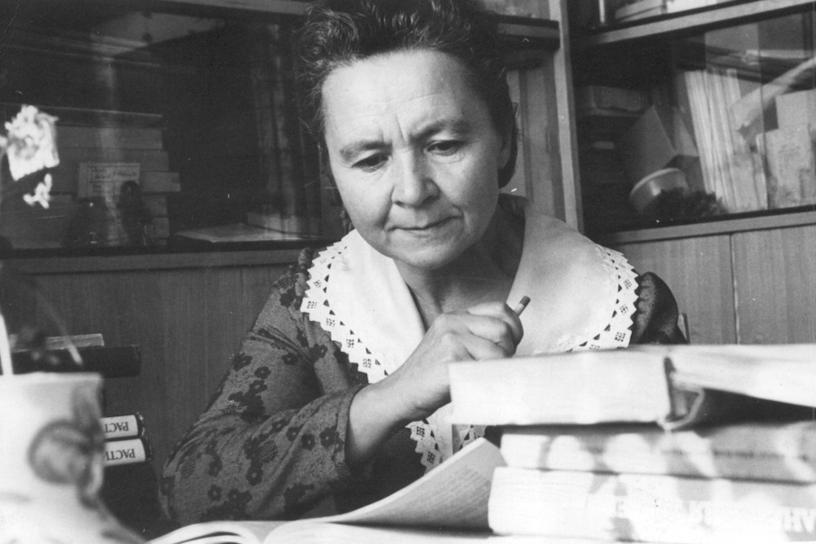 «Венок Неринги»: в библиотеки поступила книга Галины Кученёвой о растениях Куршской косы