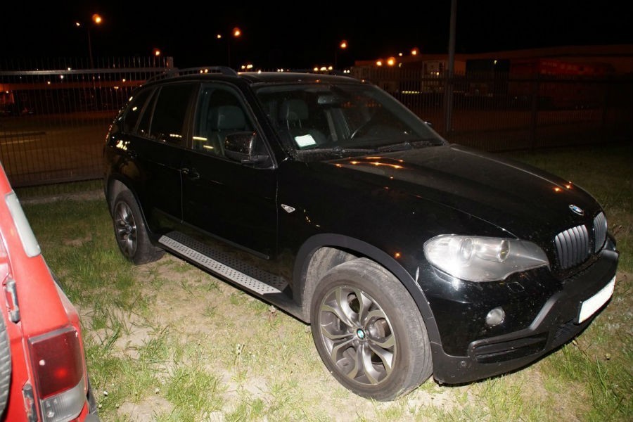 Польские пограничники задержали угнанный в России BMW X5 (фото)