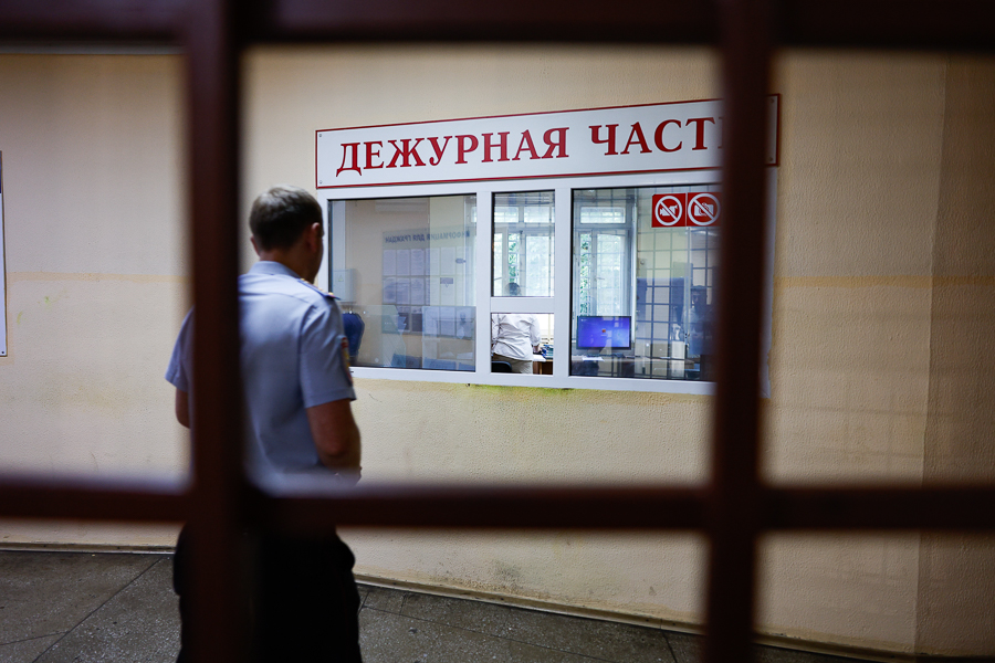 В Правдинске пьяный пенсионер решил сходить на детский спектакль и ударил директора ДК