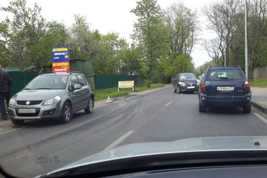 На улице Суворова столкнулись два автомобиля «Сузуки» (фото)