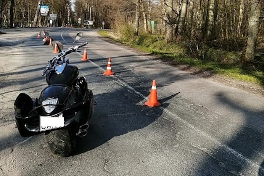 В Зеленоградске мотоциклист превысил скорость и опрокинулся (фото)