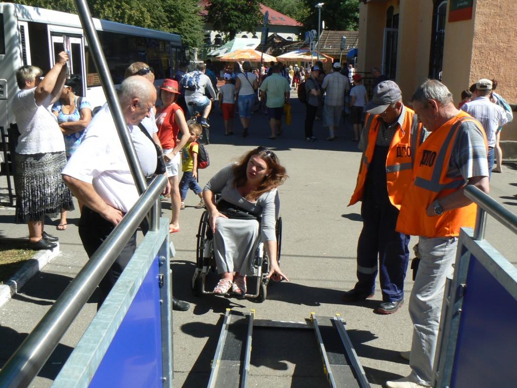 Для колясочников региона запустили адаптированную электричку до Зеленоградска (фото)