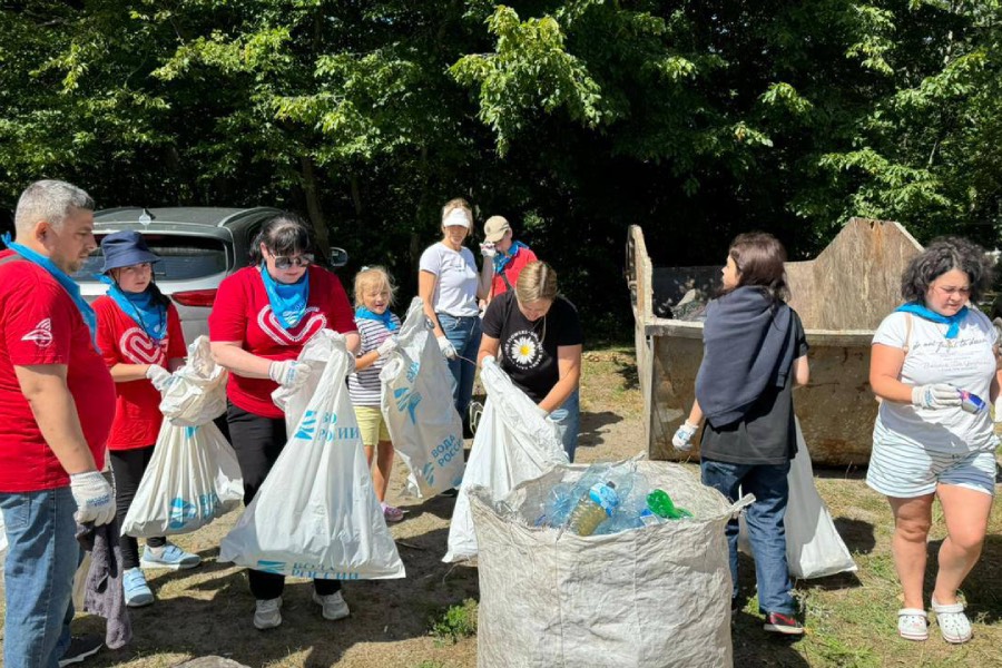 В Балтийске на побережье собрали 10 кубометров мусора