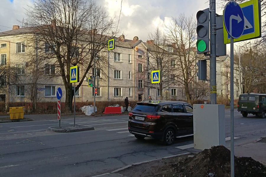 Власти рассказали, где в Калининграде появился новый светофор «с кнопкой» (фото)