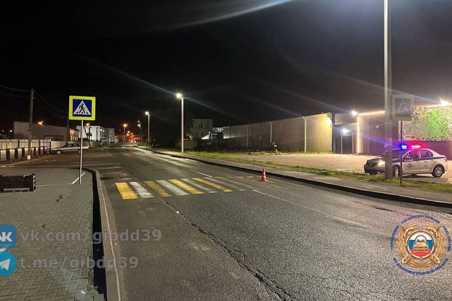 В Малом Исаково неизвестный водитель сбил на переходе 15-летнюю девушку и скрылся (видео)