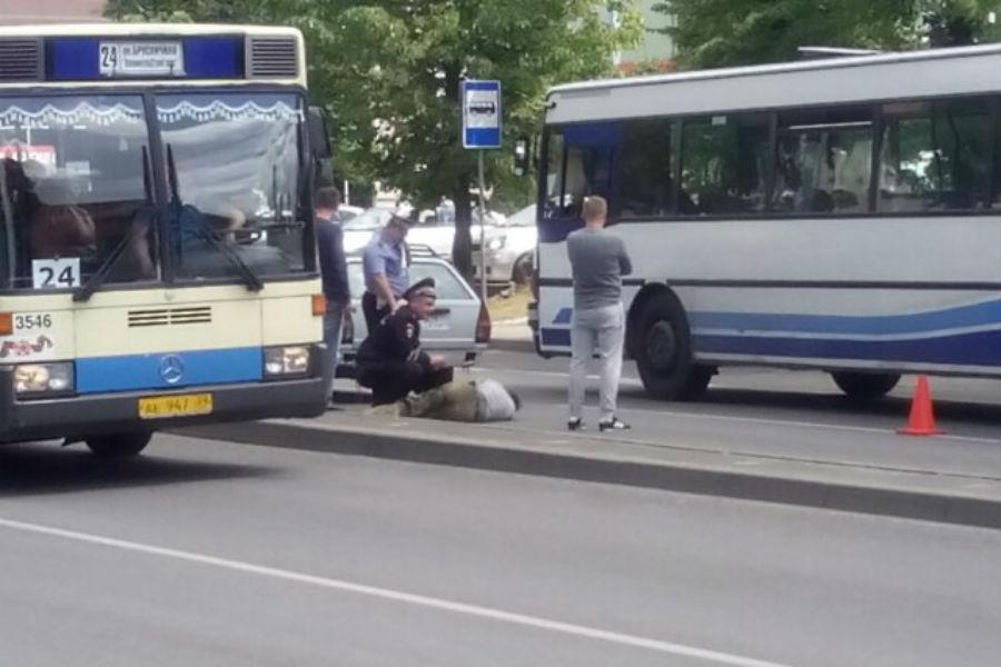 На улице Гагарина на пешеходном переходе сбили мужчину (фото, дополнено)