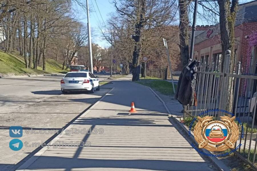 На Литовском валу самокатчик сбил пенсионера и скрылся с места ДТП