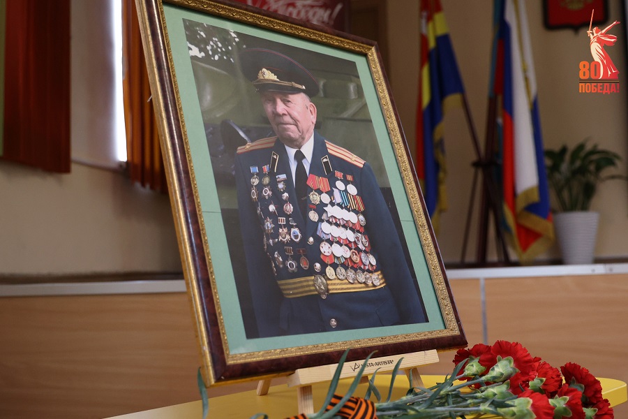 Школе № 31 присвоено имя ветерана ВОВ, подполковника Бориса Петровича Пирожкова