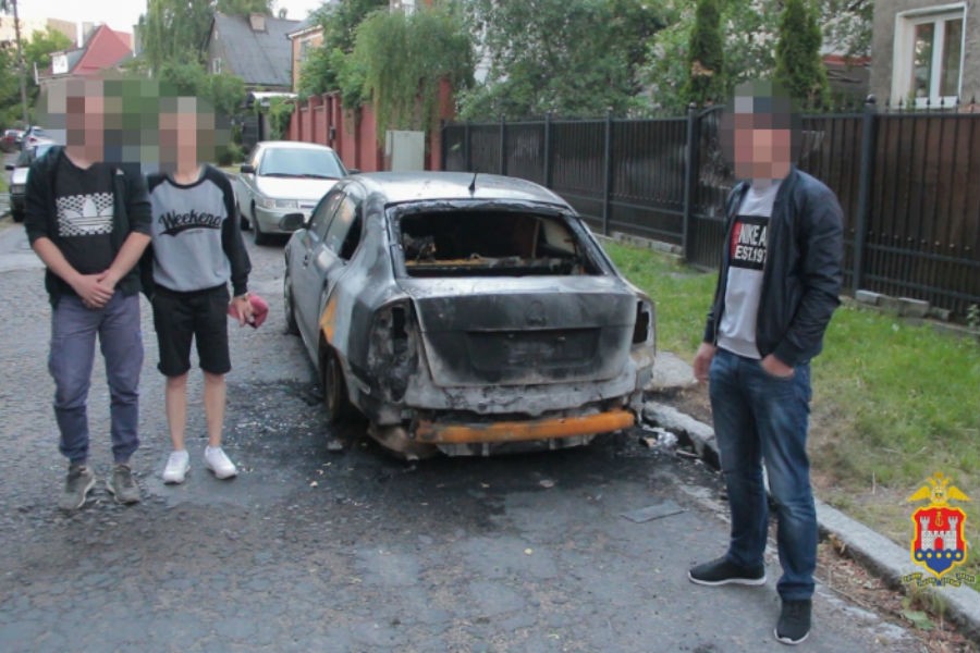 22-летний калининградец сжег дорогое авто из неприязни к его хозяйке (фото)