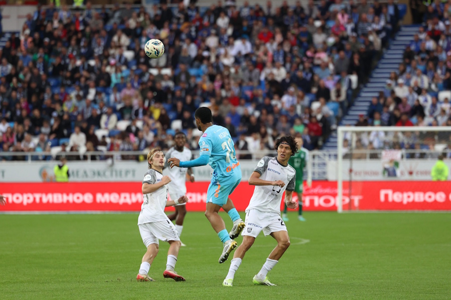 «Балтика» и «Зенит» сыграли вничью